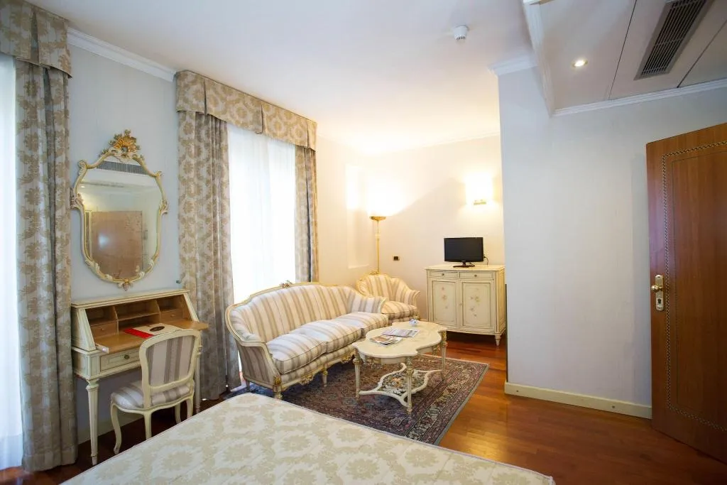 JUNIOR SUITE WITH DOUBLE BED Room, Andreola Central Hotel, Milan