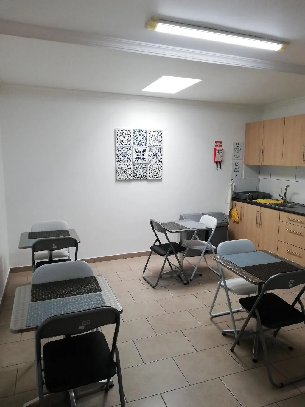 Room, Fx Pena, Madeira