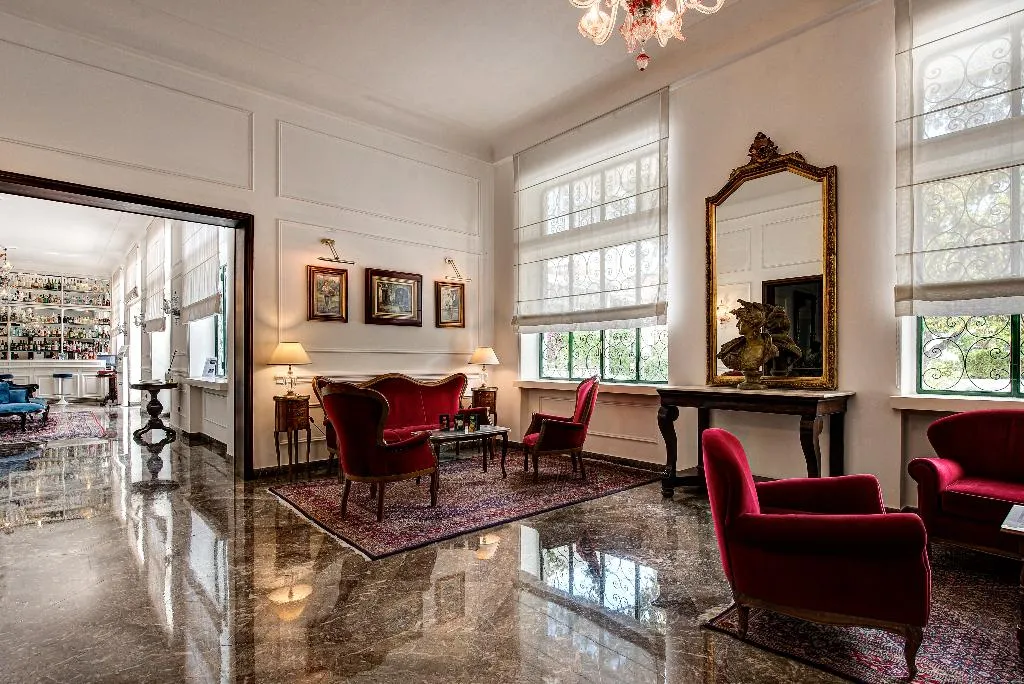 Lobby, Majestic Palace, Naples