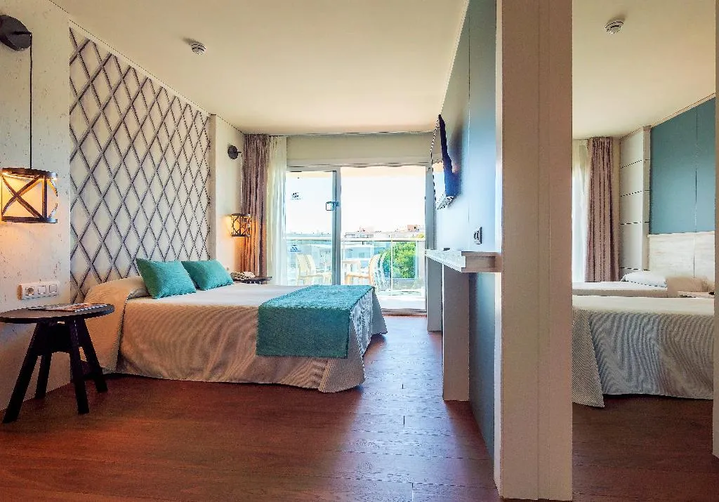 FAMILY ROOM STANDARD Room, Golden Donaire Beach, Costa Brava