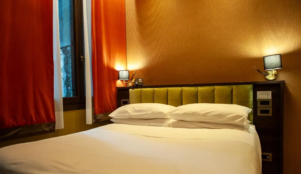 Double or Twin BASIC Room, Campiello Hotel, Venice