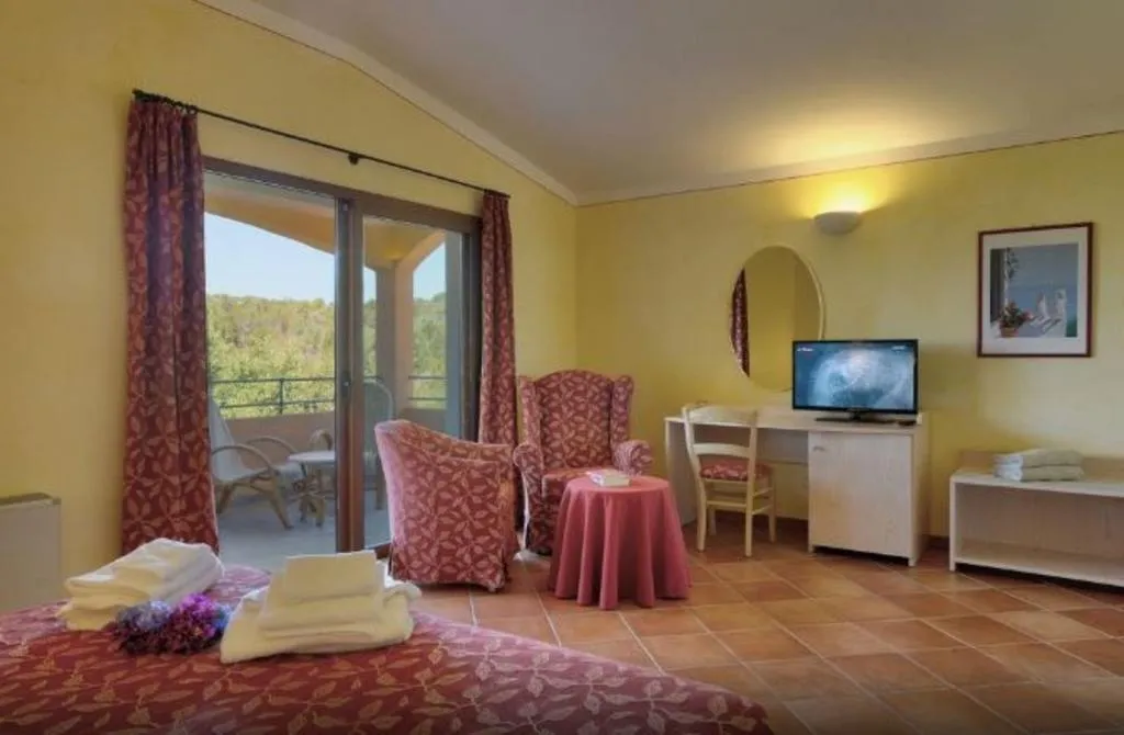 Room, Nibaru, Olbia