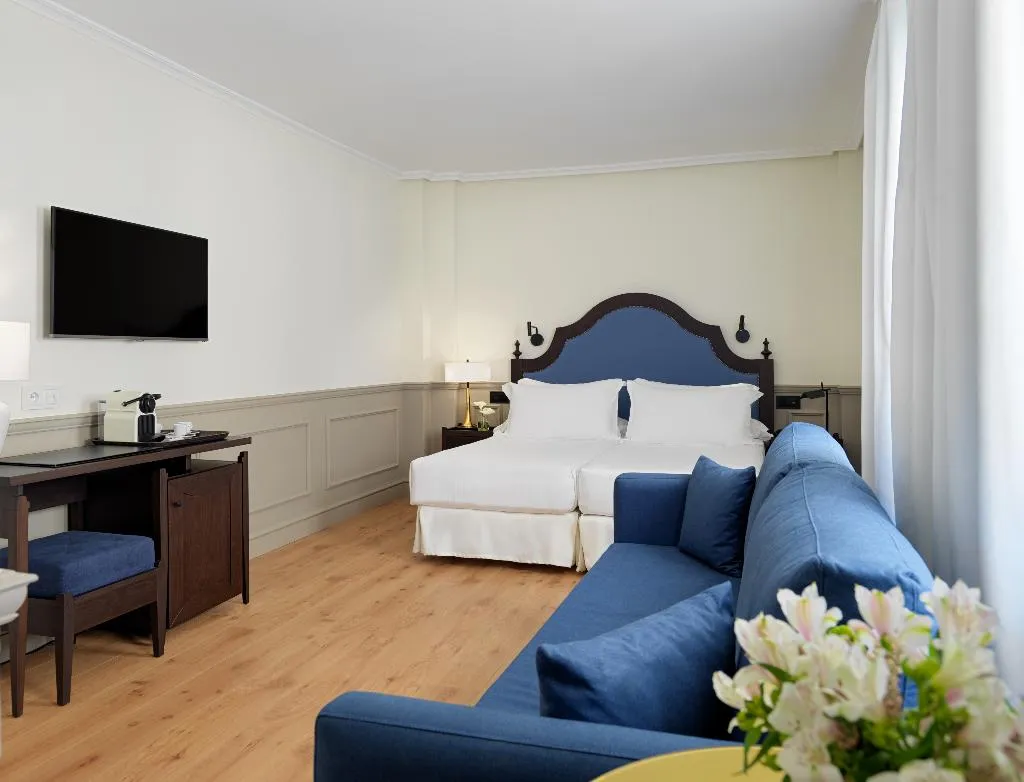 TRIPLE STANDARD Room, H10 Corregidor Boutique Hotel, Seville