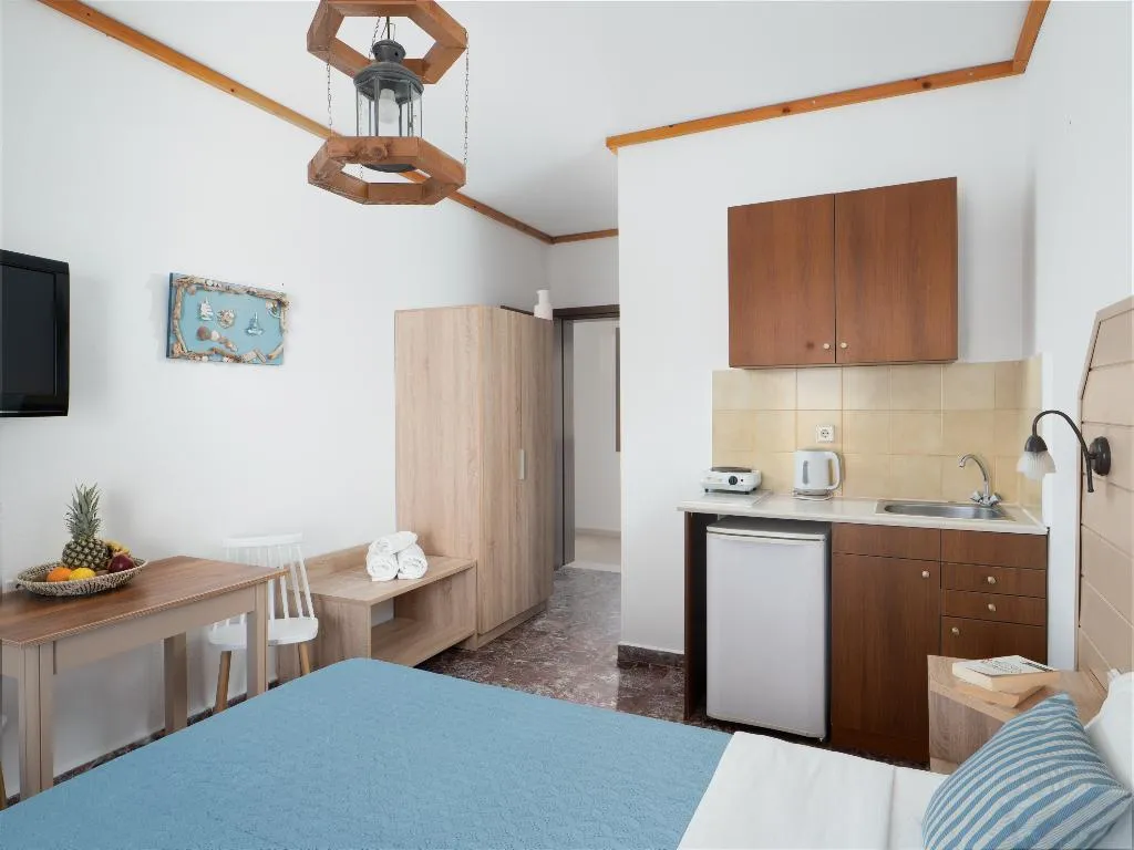 Double or Twin SEA VIEW POOL VIEW Room, Spiros-Soula Family Hotel & Thematic Suites, Crete