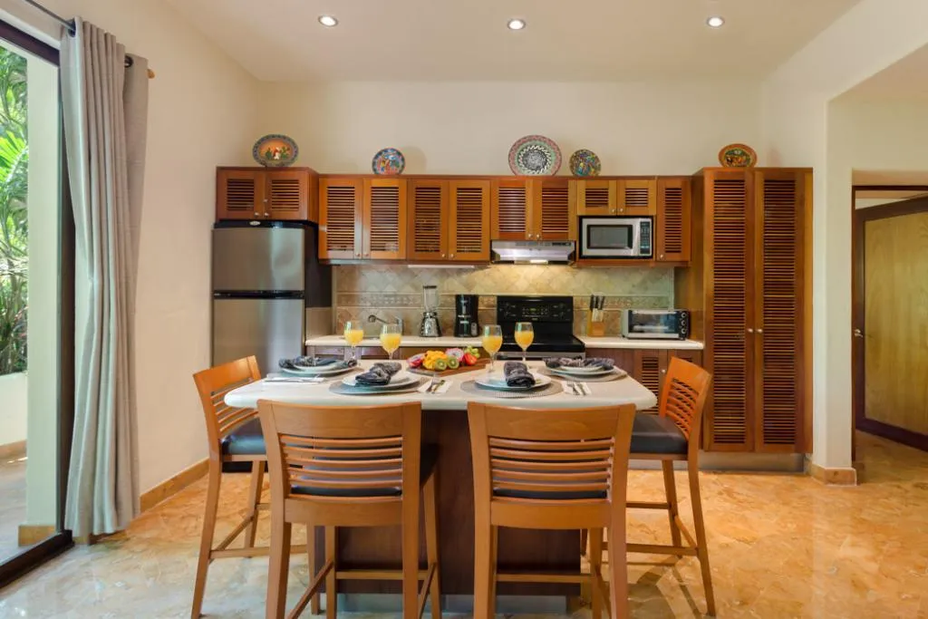 APARTMENT CLASSIC ONE BEDROOM Room, Porto Playa Condo Hotel, Playa Del Carmen