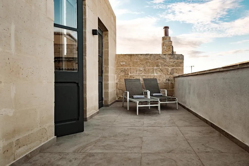 Terrace, 19 Rooms, Malta