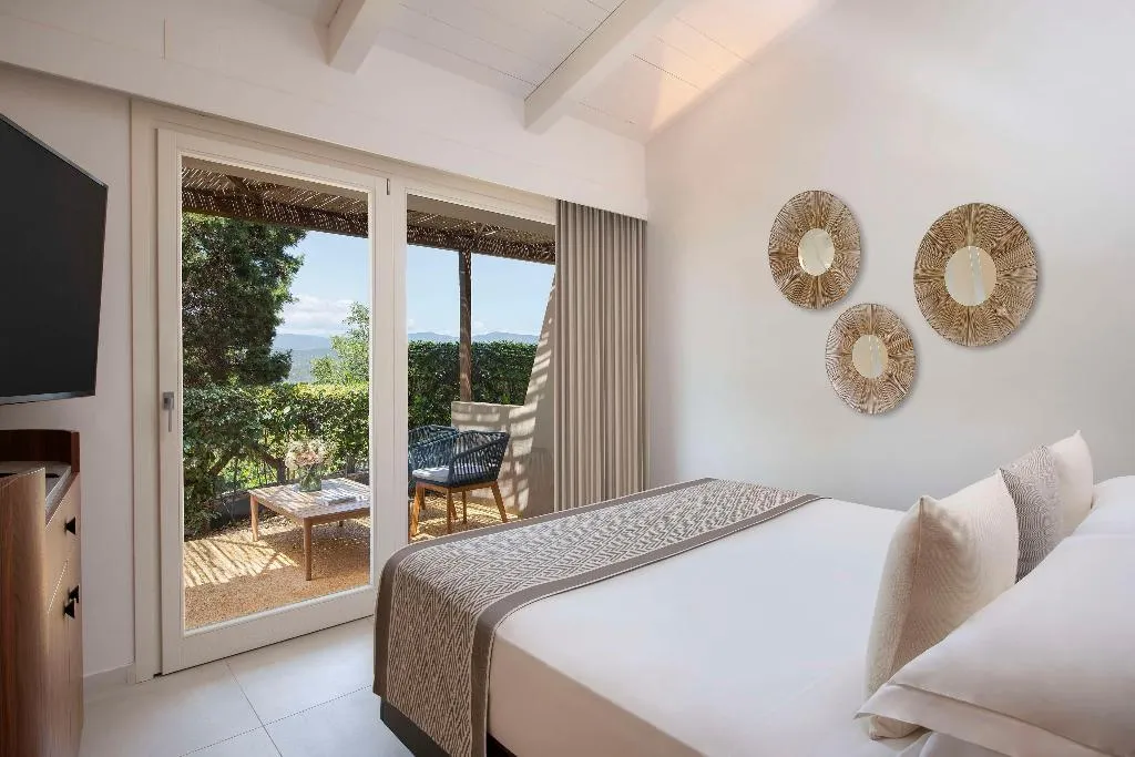 DOUBLE Accesible Deluxe  Room, Baia di Chia Resort Sardinia, Curio Collection, Cagliari