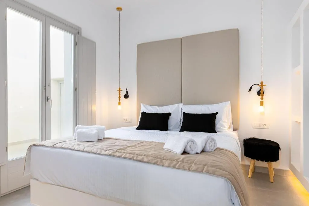 Room, Serapias Suites, Santorini