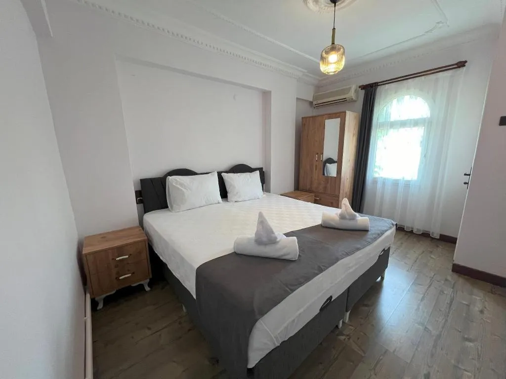 Room, Bella, Izmir