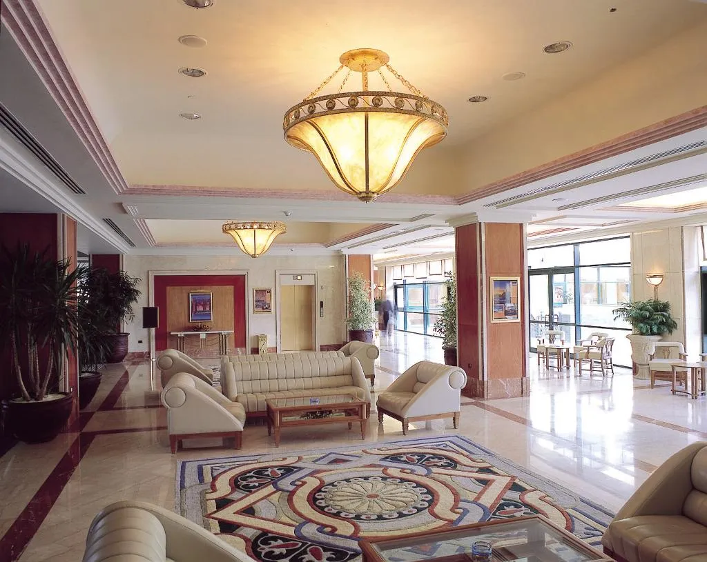 Lobby, Hilton Pyramids Golf, Cairo