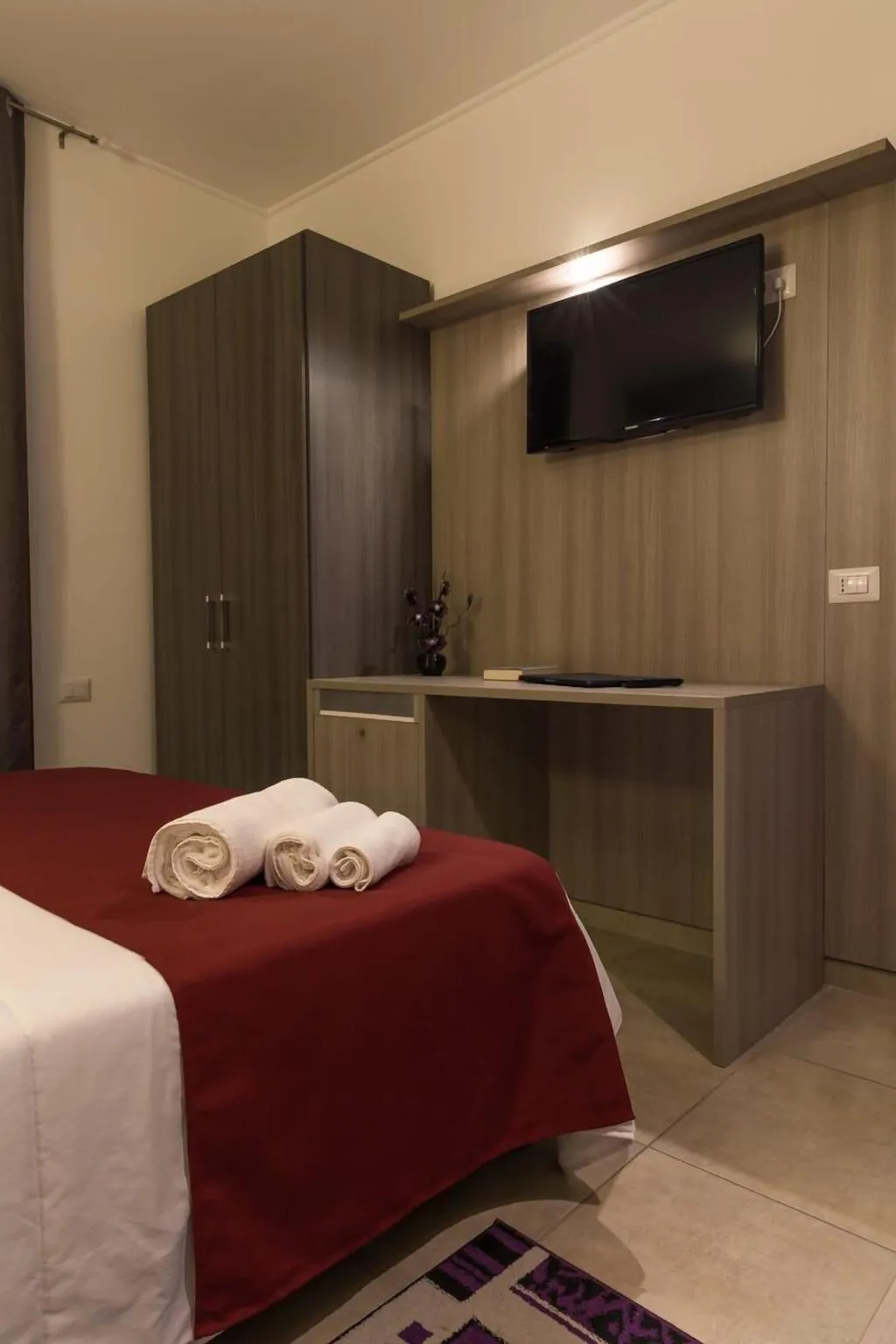 Room, La Piazzetta Guest House, Olbia