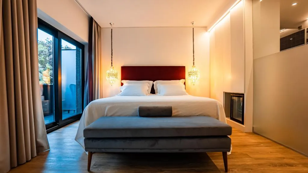 Double or Twin SUPERIOR WITH BALCONY Room, Hills Hotel Lisboa, Lisbon