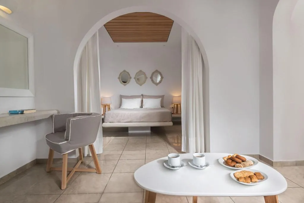JUNIOR SUITE QUEEN SIZE BED Room, Hermes, Santorini