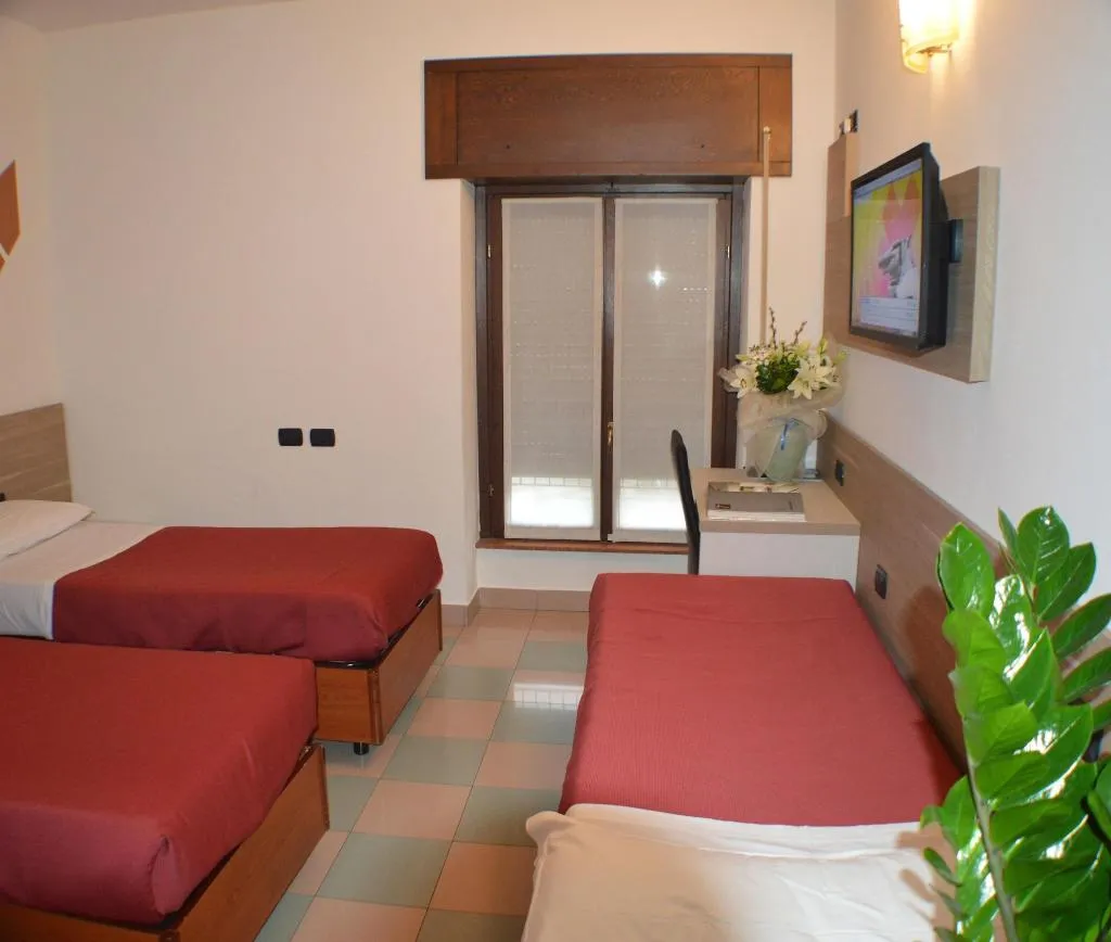 Room, Hotel Ristorante Sempione, Milan