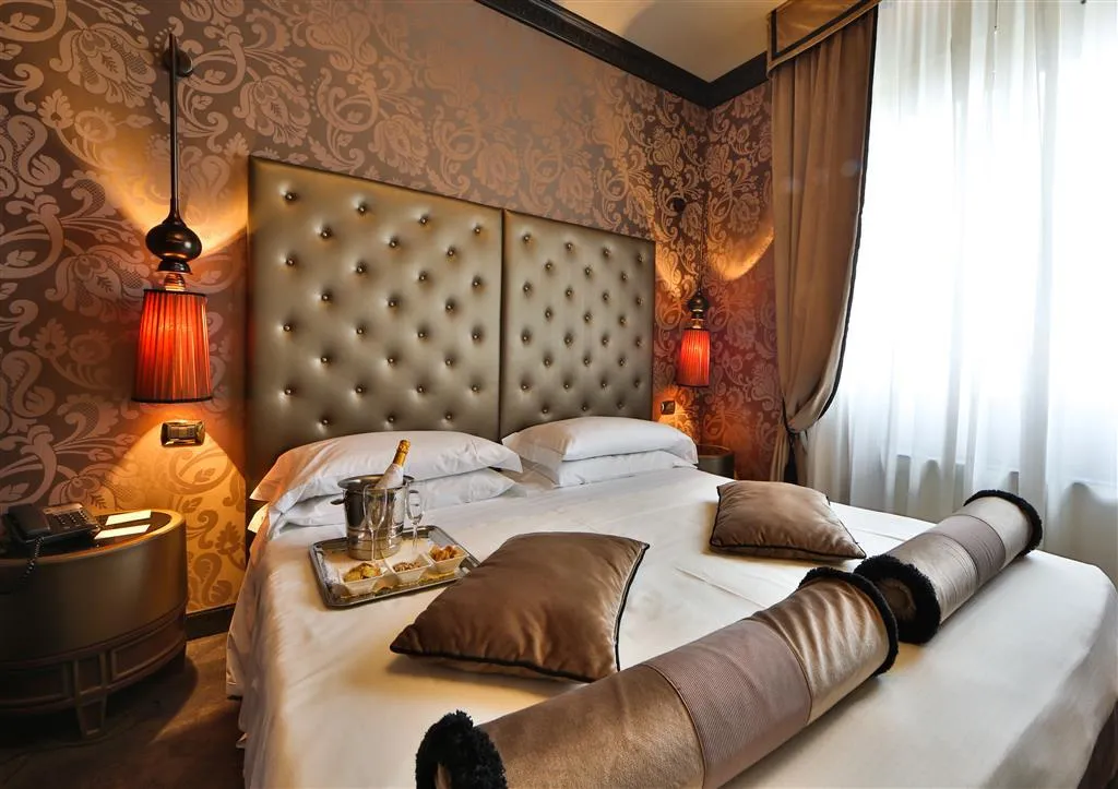 DOUBLE DELUXE Room, Hotel Mozart, Milan