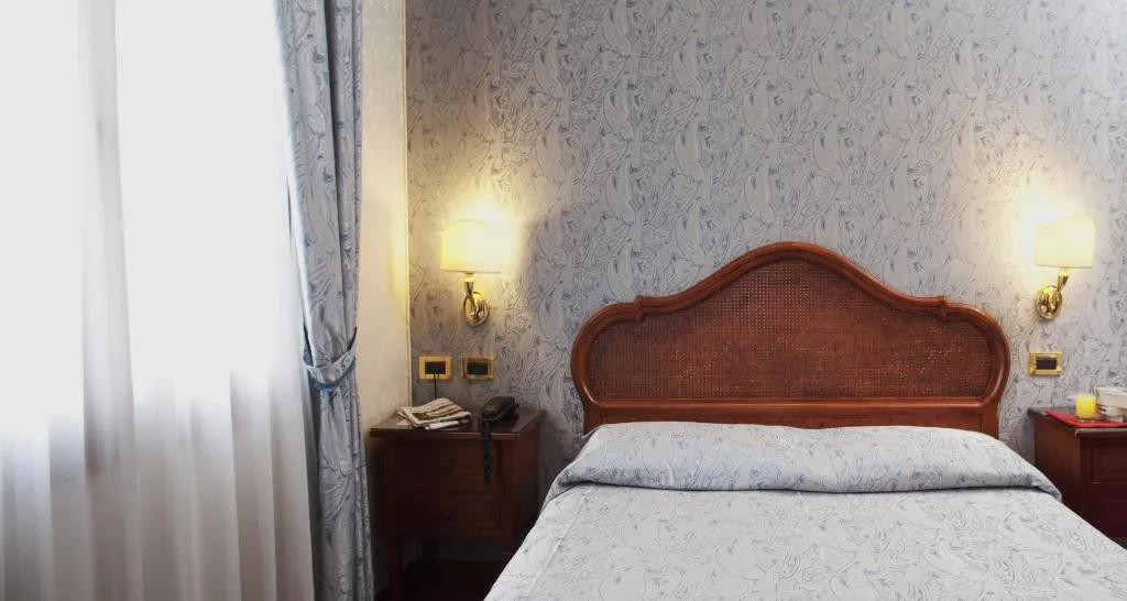 Double or Twin STANDARD Room, Ca' d'Oro, Venice