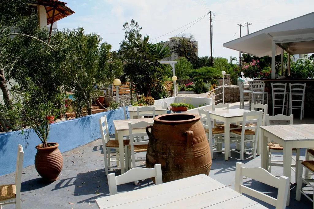 Bar, Naiades Almiros River, Crete