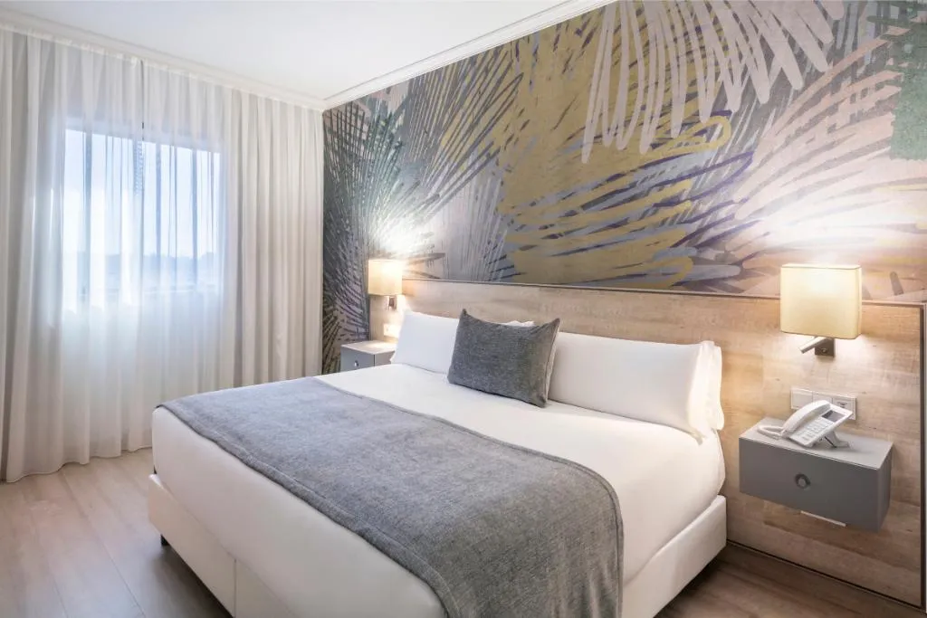 DOUBLE CAPACITY 3 Room, Salles Hotel Ciutat del Prat Barcelona Airport, Barcelona