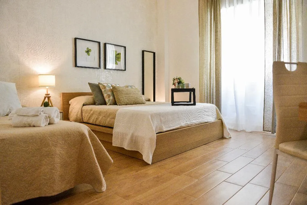 DOUBLE SUPERIOR Room, B&B Portafortuna Lucky Charm, Naples