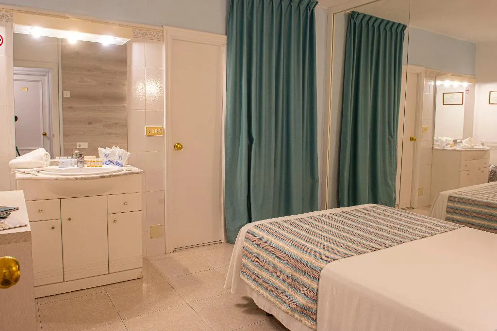 Room, Sa Paissa, Menorca