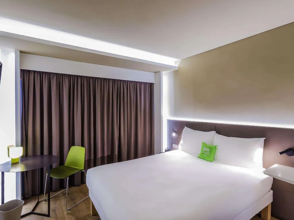 DOUBLE SUPERIOR Room, ibis Styles Lisboa Centro Marquês de Pombal, Lisbon