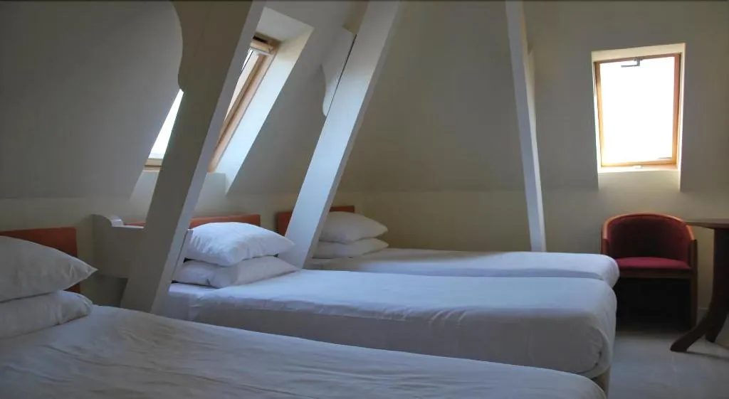 TRIPLE STANDARD Room, Hotel Isis, Amsterdam