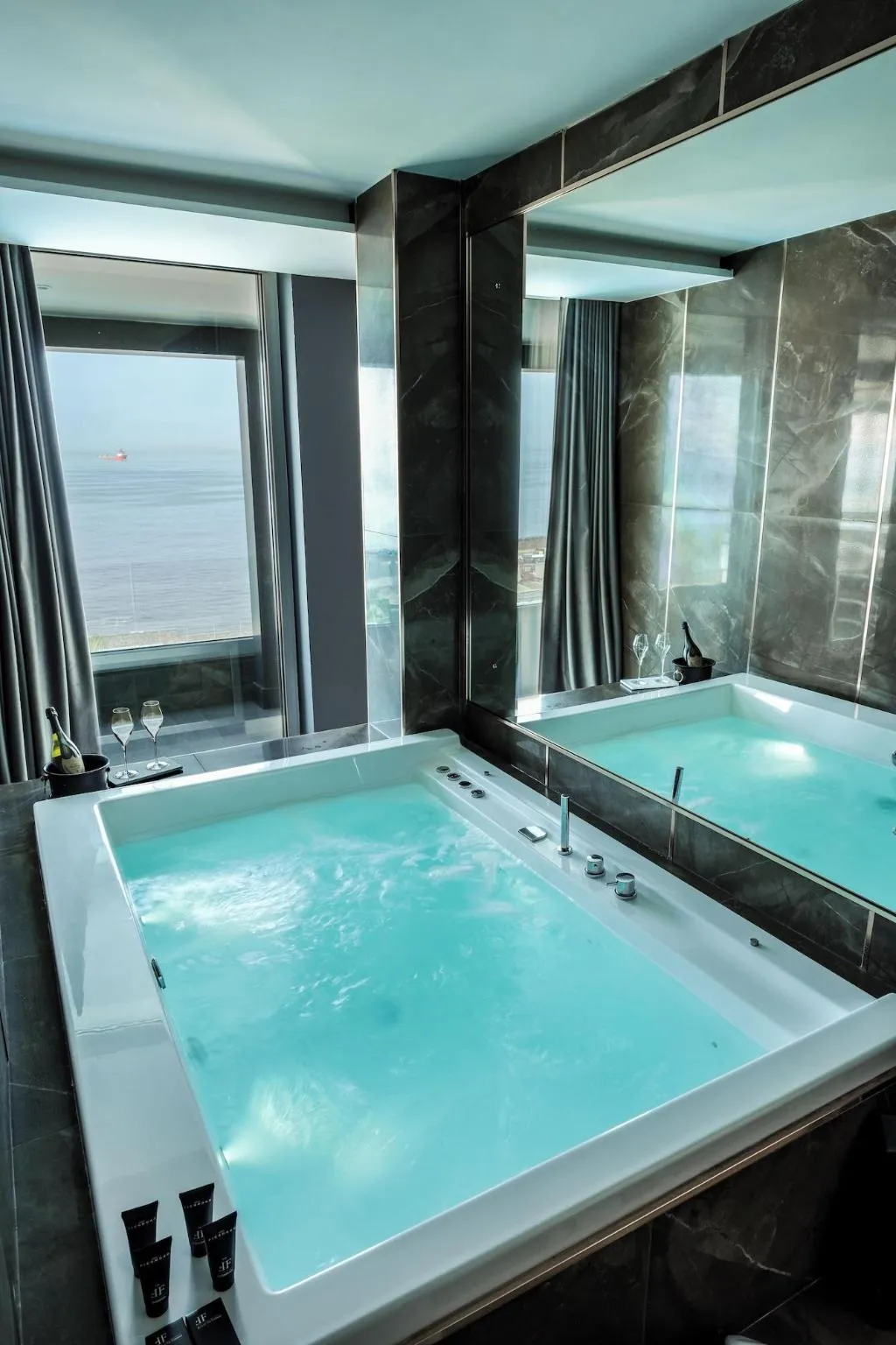 Room, Resort Tre Fontane, Naples
