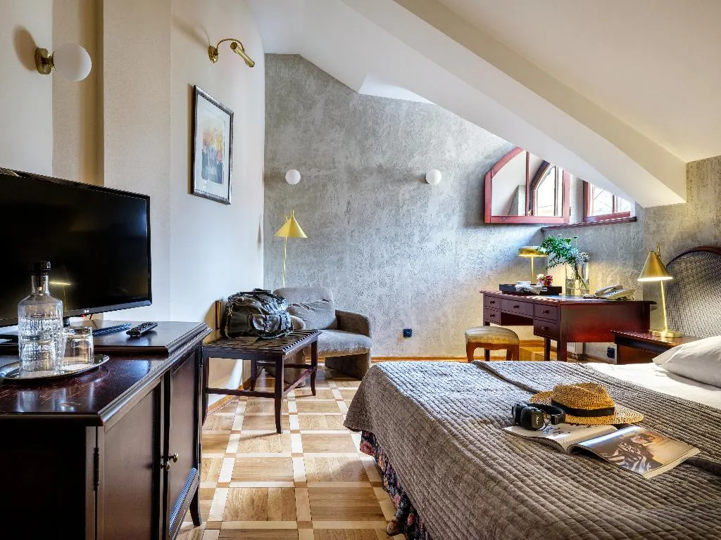 DOUBLE SUPERIOR Room, Hotel Maltanski, Krakow