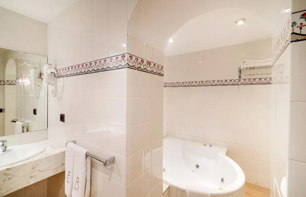 Double or Twin SUPERIOR Room, Andria, Costa Brava