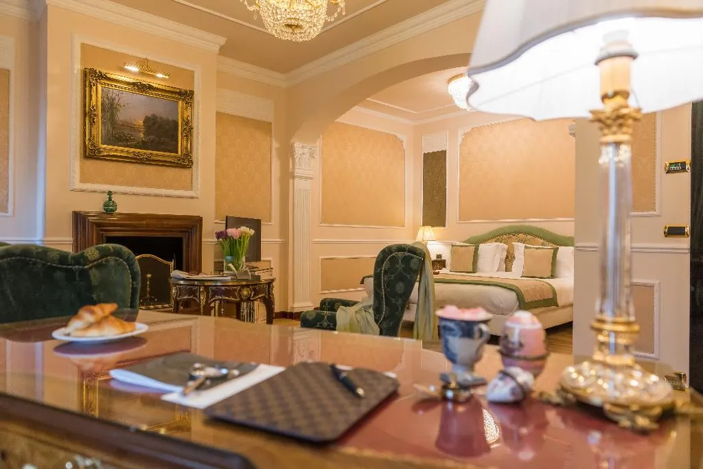 JUNIOR SUITE STANDARD Room, Bernini Palace, Florence
