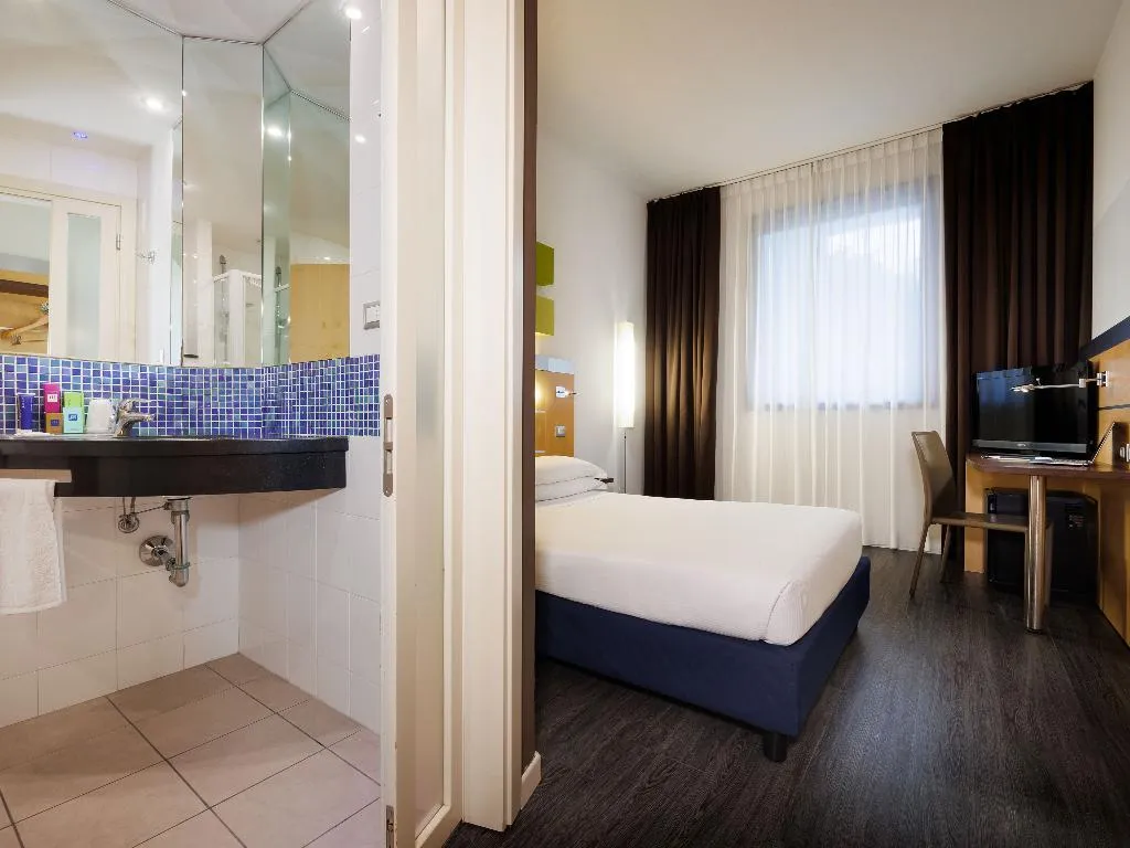 DOUBLE SINGLE USE STANDARD Room, iH Hotels Milano Gioia, Milan