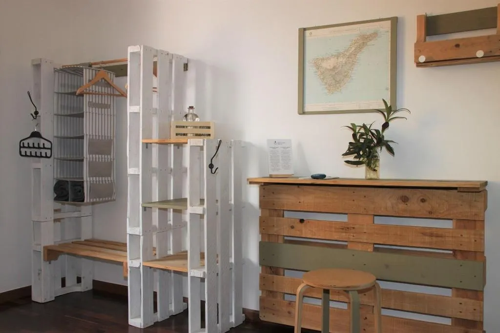 Room, Twenty-Seven Degrees, Gran Canaria