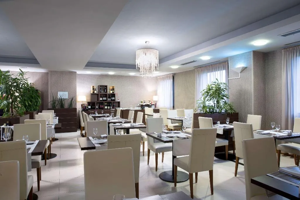 Restaurant, Dolce by Wyndham Milan Malpensa, Milan
