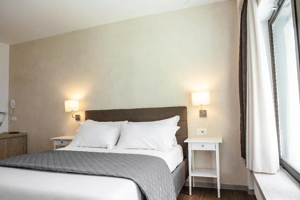 TRIPLE SUPERIOR Room, Prestige Rooms Chiaia, Naples