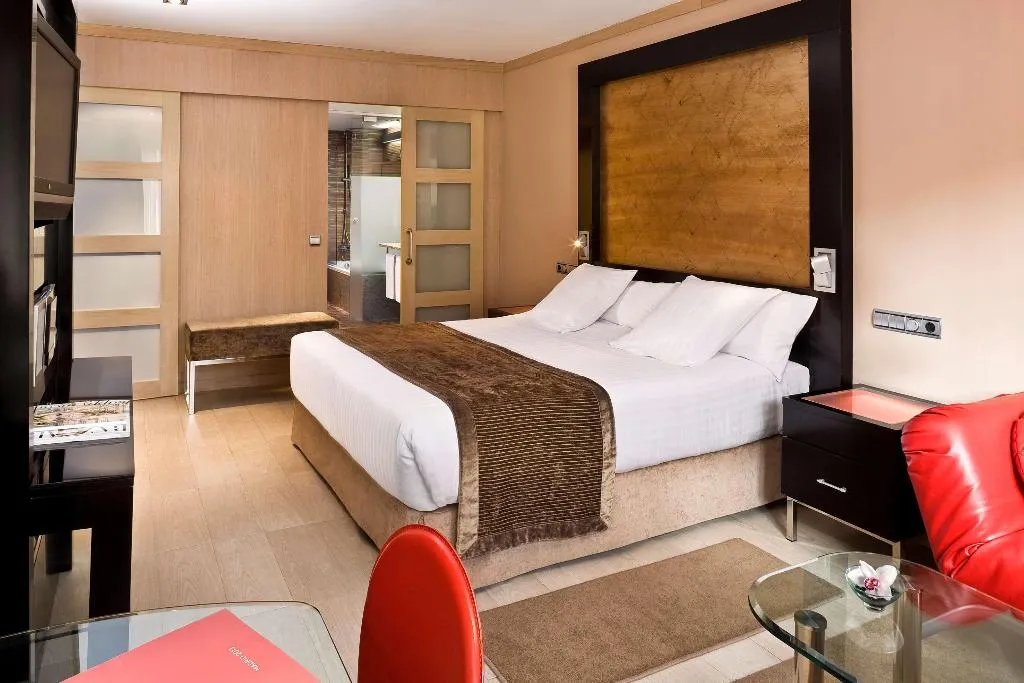 Double or Twin PREMIUM Room, Melia Madrid Princesa, Madrid