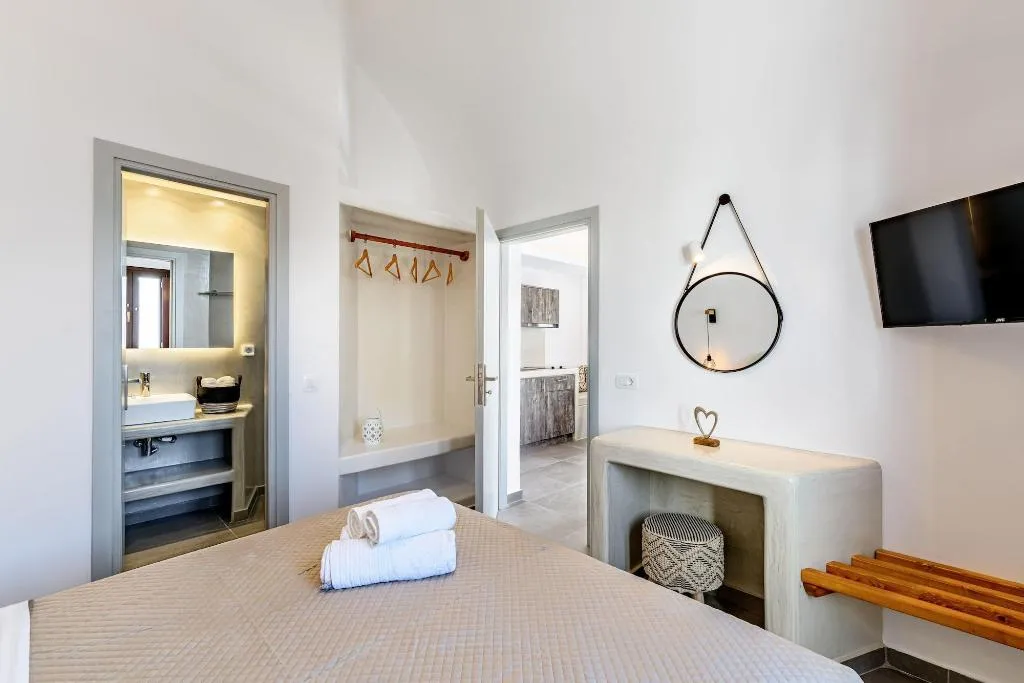 Room, Agia Irini, Santorini