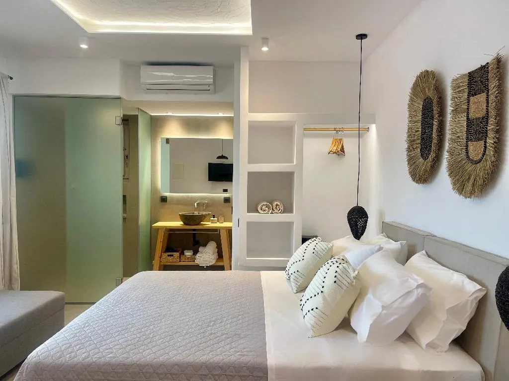 SUITE DELUXE WITH BALCONY Room, Mykonos Dot Suites, Mykonos