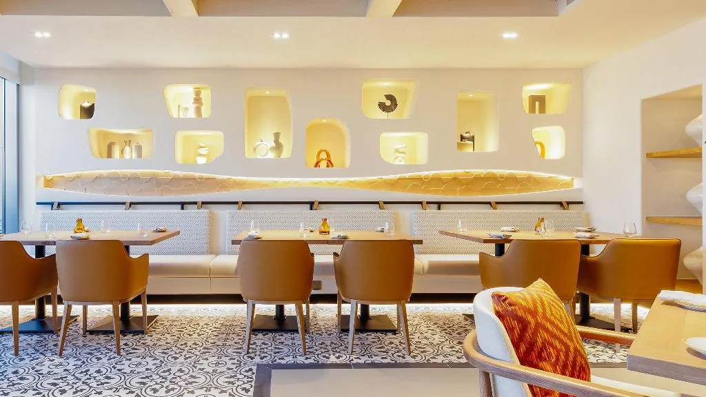 Restaurant, Holiday Inn Dubai Village Circle by IHG, Dubai