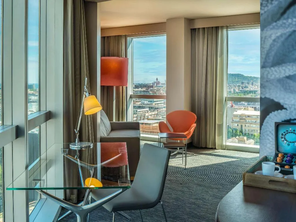 SUITE SUPERIOR QUEEN BED Room, Novotel Barcelona City, Barcelona