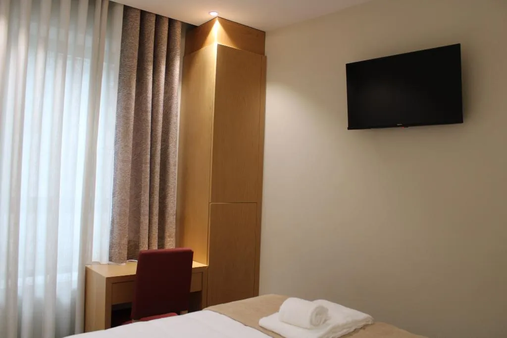 SINGLE STANDARD Room, Oporto Station Hostel & Rooms, Porto
