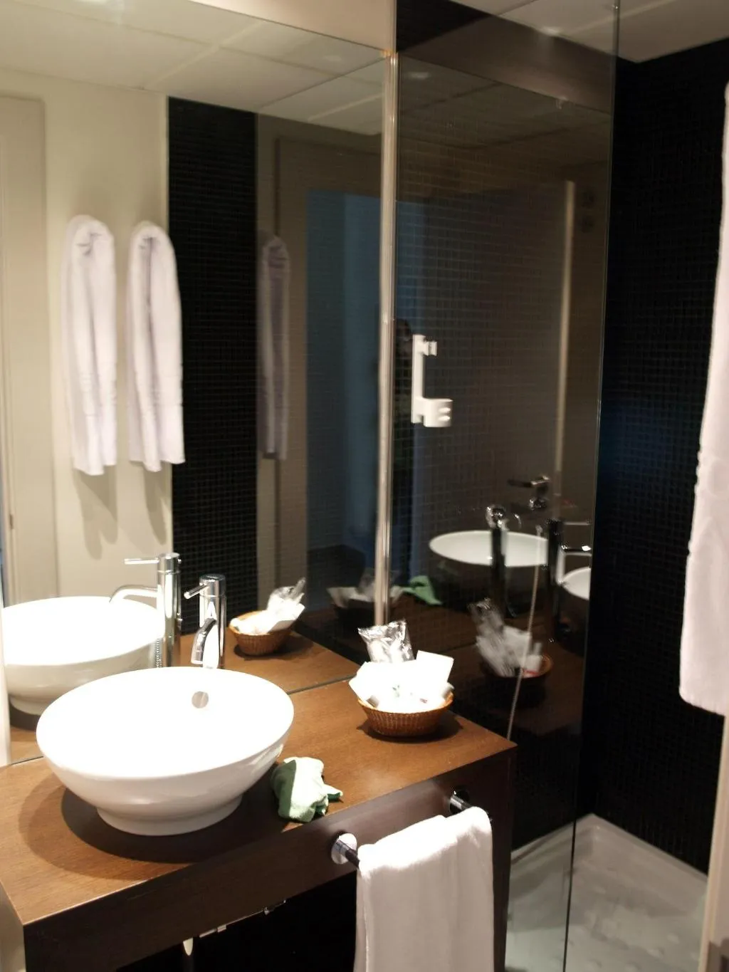 Room, Eco Alcala Suites, Madrid