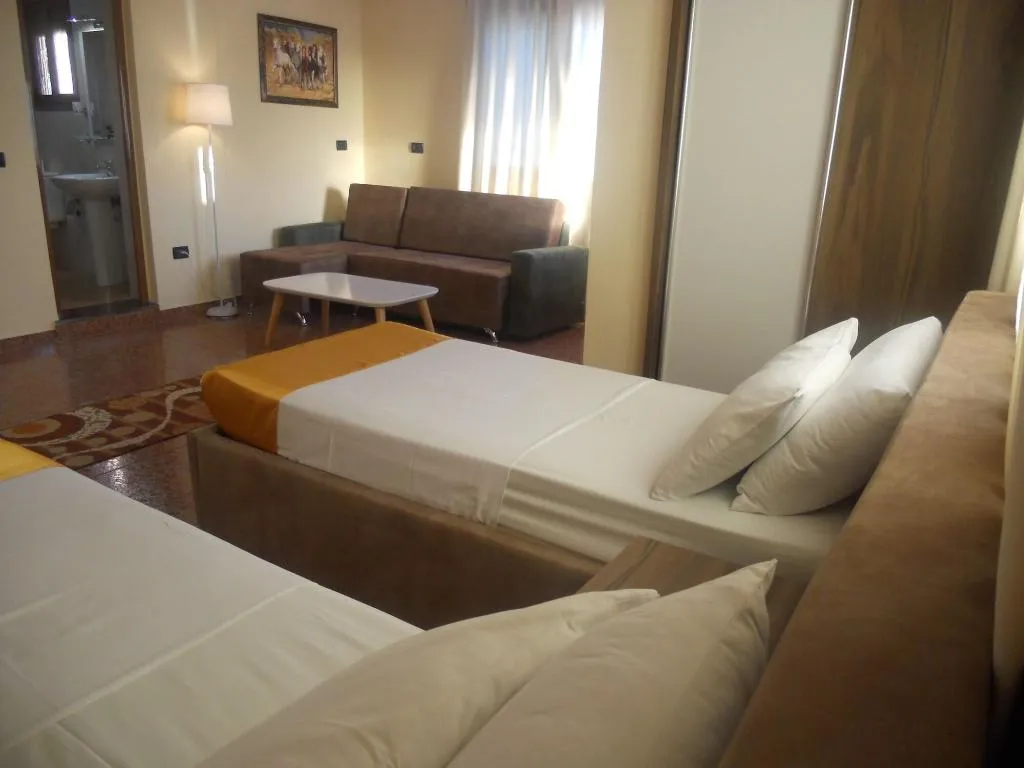 QUADRUPLE SUPERIOR Room, Onorato Hotel, Kavaje