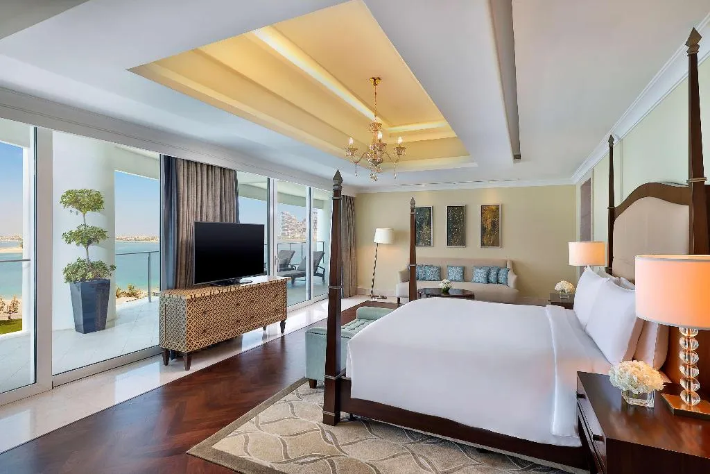 SUITE STANDARD Room, Waldorf Astoria Dubai Palm Jumeirah, Dubai