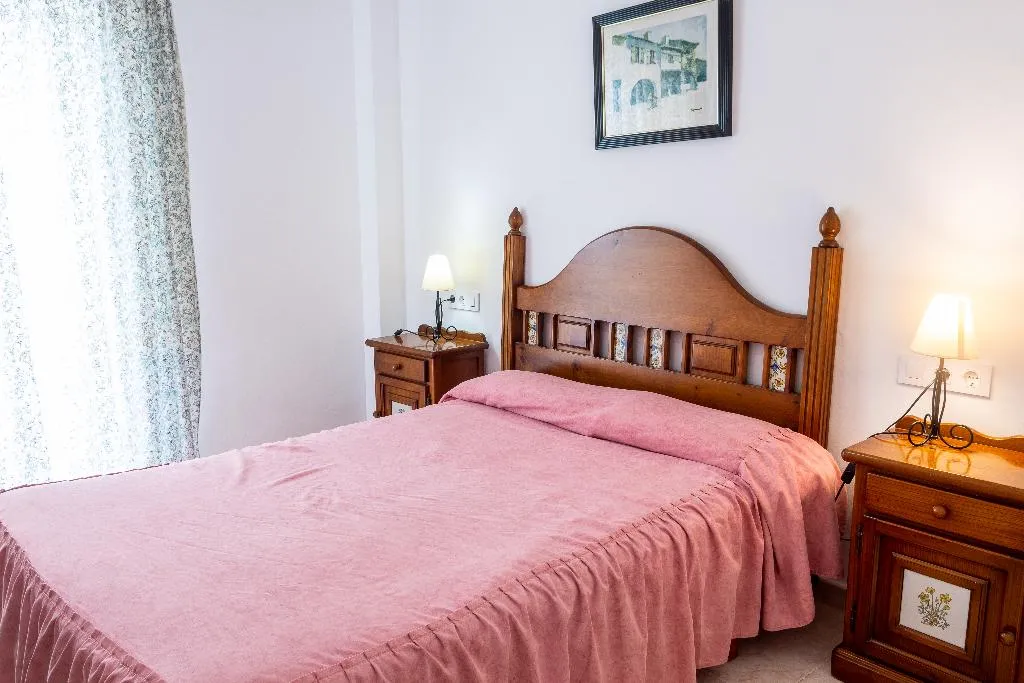 APARTMENT CAPACITY 6 TWO BEDROOMS Room, Hamilton Court, Menorca