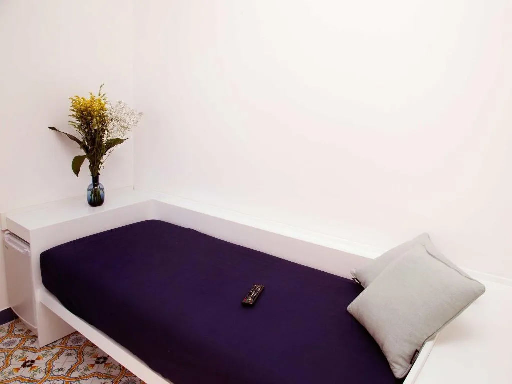 Room, Antonio Massa Lubrense, Naples