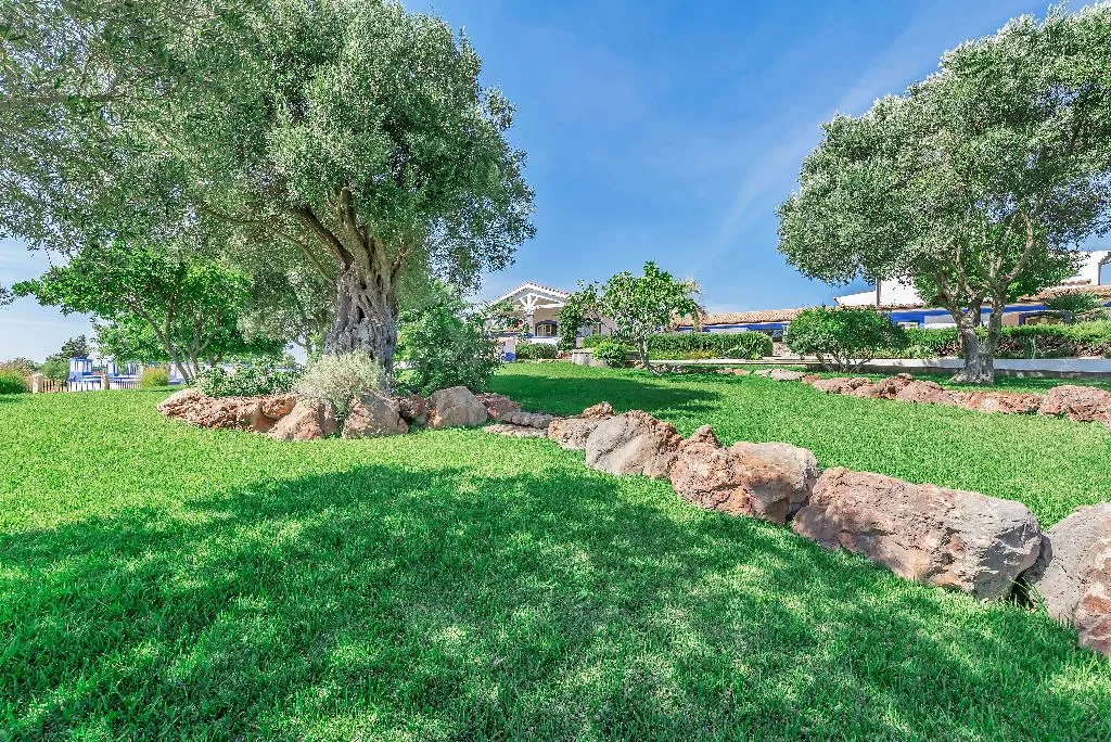 VILLA FIVE BEDROOMS TWO BATHROOMS Room, Shantivillas, Algarve