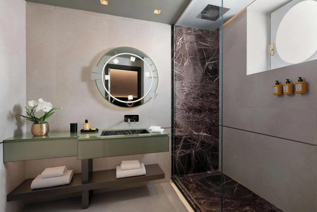 DOUBLE DELUXE KING BED Room, The Pantheon Iconic Rome Hotel, Rome