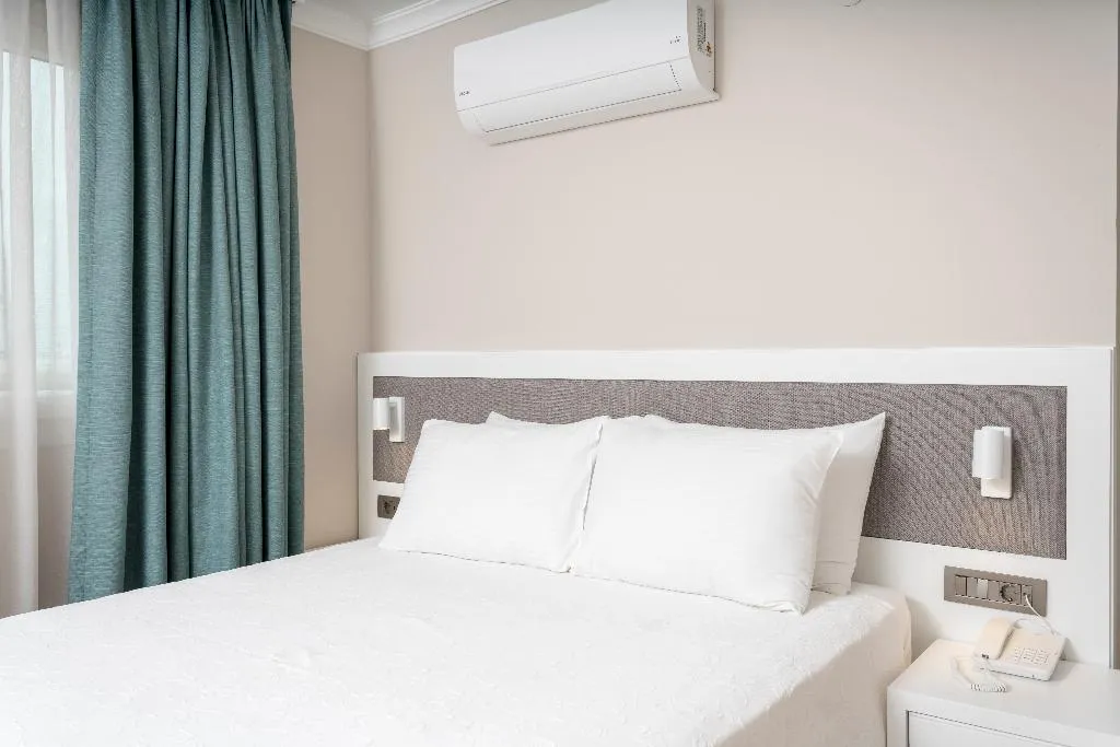 Room, Bay Nihat Lale Otel, Izmir