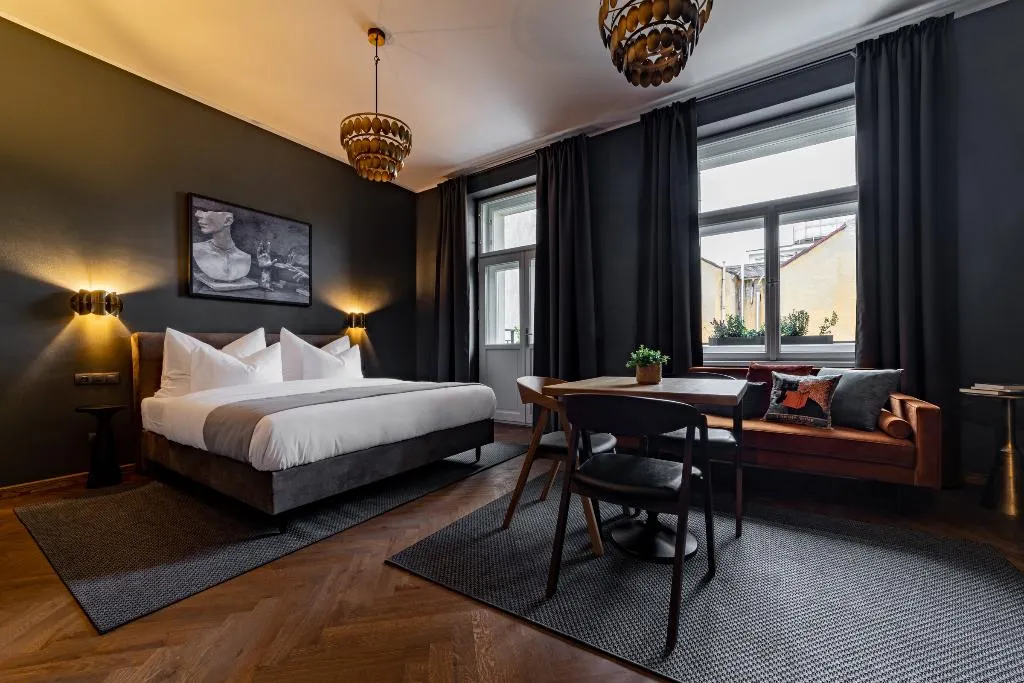 DOUBLE DELUXE WITH BALCONY Room, The Viaduct - Suites & More, Prague
