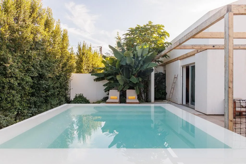 APARTMENT WITH PRIVATE POOL Room, Laranjal Farm House, Algarve